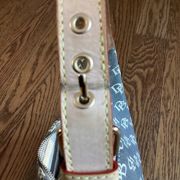 Dooney & Bourke monogram canvas handbag - Picture 5 of 11